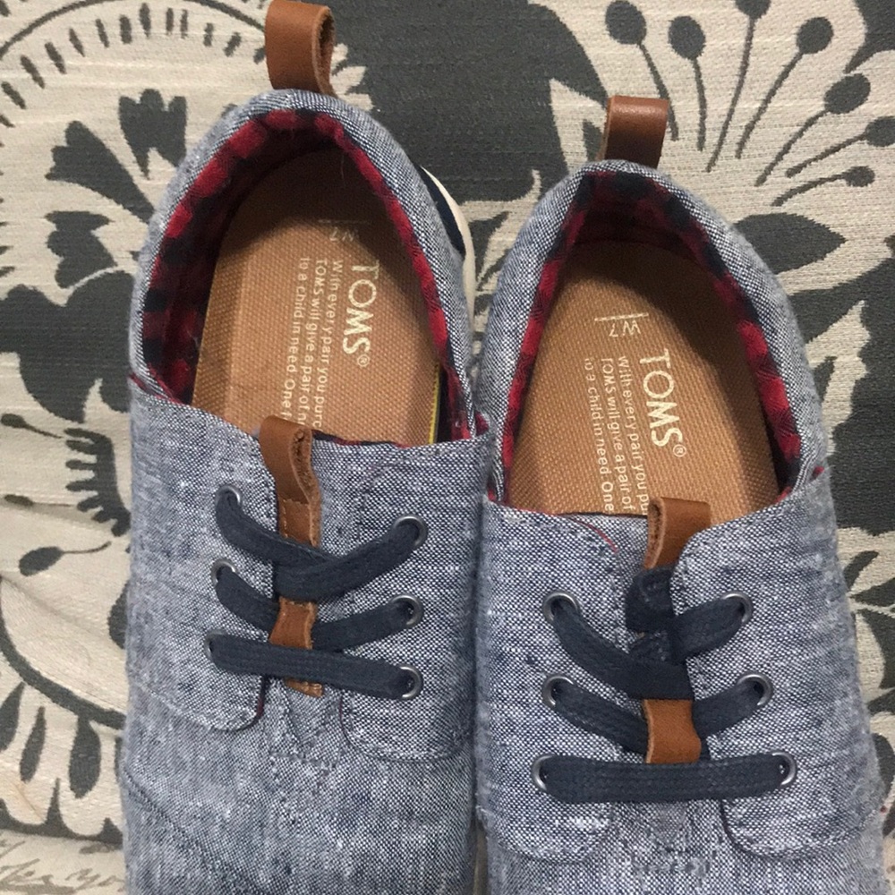 Toms - Picture 4 of 4